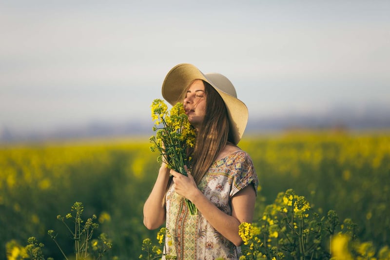 Woman-enjoying-spring-how-to-find-happiness