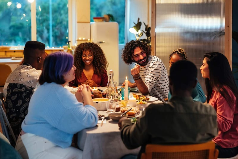 friends-gathering-around-table-how-to-deal-with-rude-people