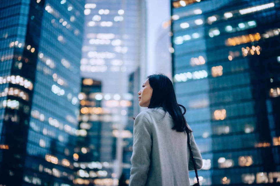 low-angle-side-profile-of-confident-businesswoman-manifestation-journal-examples