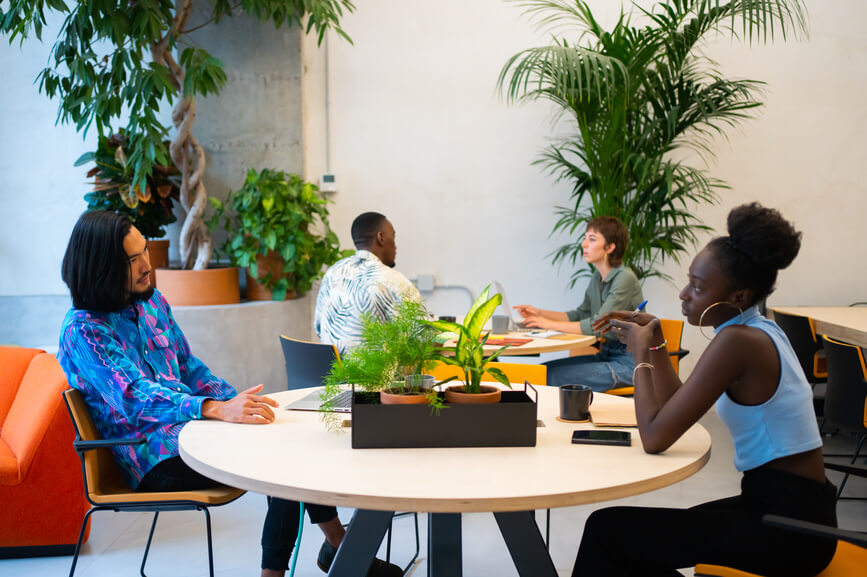 manager-having-discussion-with-colleague-legitimate-power