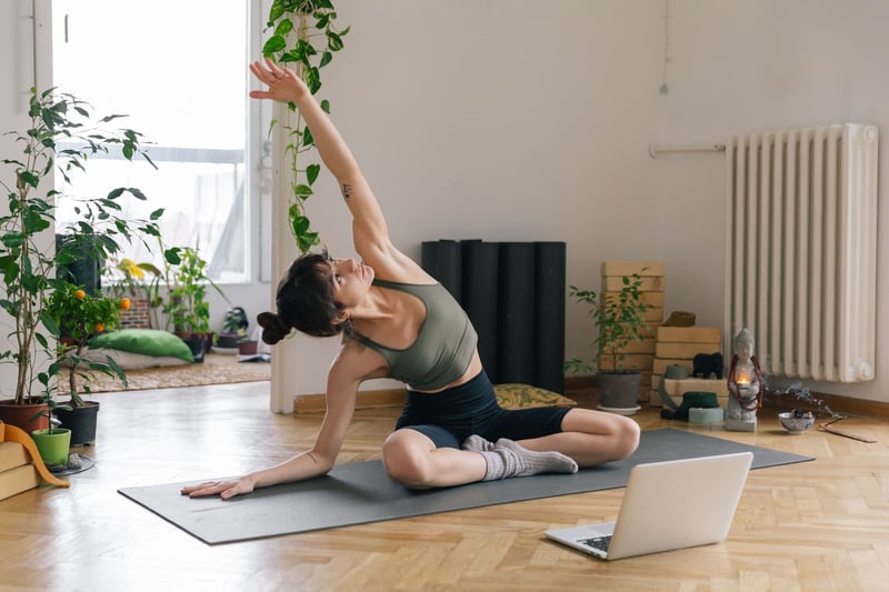 online-yoga-class-at-home-ways-to-improve-work-performance