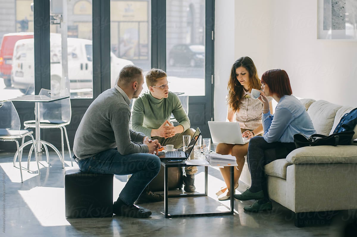 staff-meeting-people-management