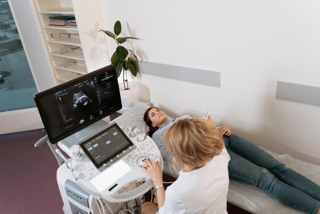woman-at-midwife-appointment-What-Happens-If-You-Sleep-Too-Much