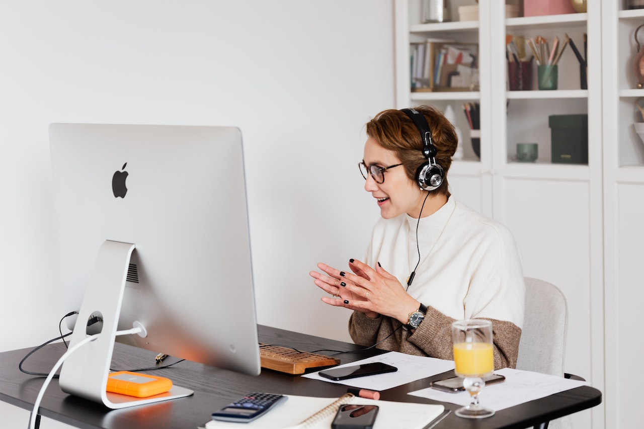 woman-having-video-call-on-computer-thank-you-letter-after-interview