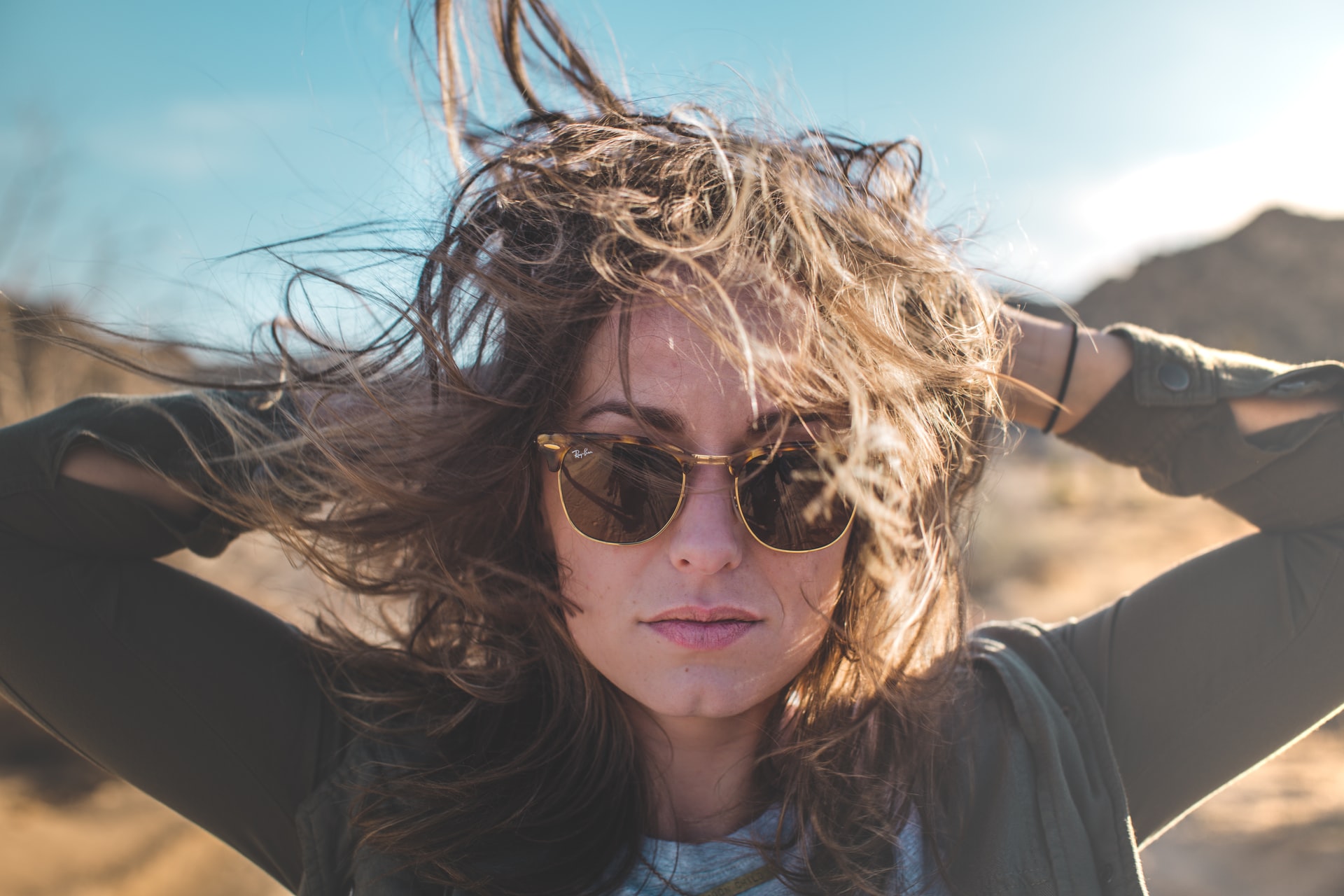 woman-wearing-sunglasses-self-acceptance